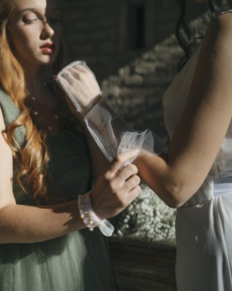 Dettagli degli accessori nell'atelier di Laura